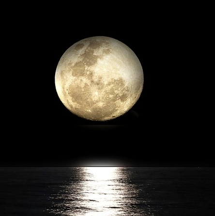 moon-2762111_1280